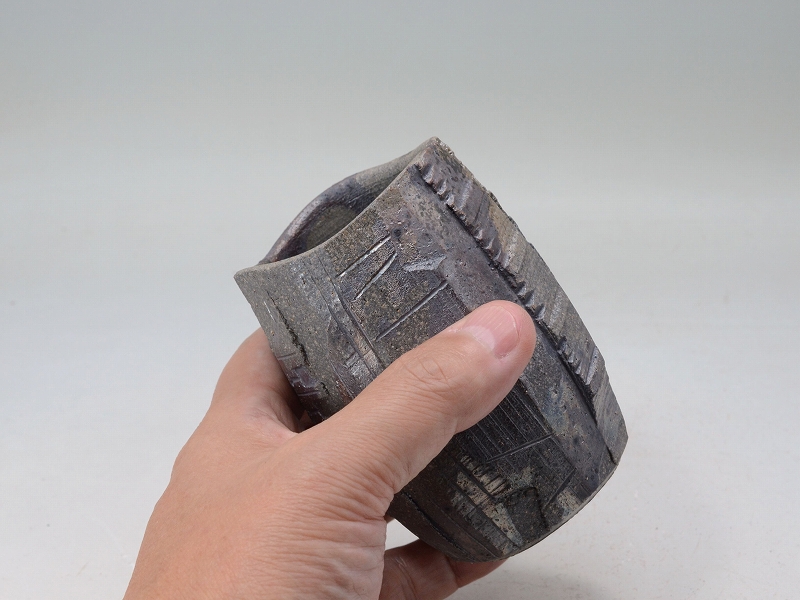 25129]青備前刻文ビール杯（渡邊琢磨）｜備前焼わかくさ